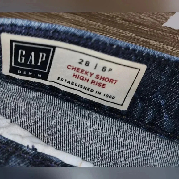 GAP Cheeky Short High Rise Button Fly Denim Cutoff Jean Shorts Daisy Dukes 28 6P - Picture 5 of 8